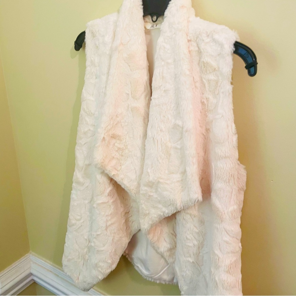Jack by BB Dakota Ivory Faux-Fur Vest Size Medium